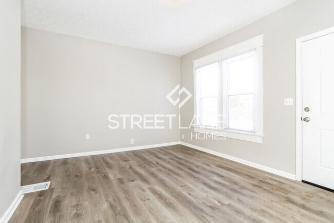 Building Photo - Charming 3 Bedroom in Columbus!