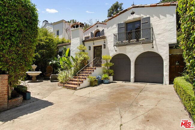 Foto del edificio - 1407 N Beverly Dr