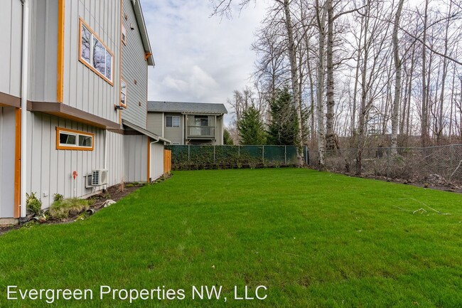 Building Photo - 1728-1728 E Sunset Dr