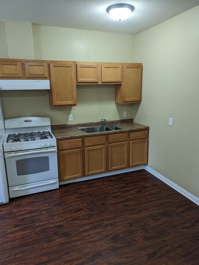835 W Mitchell St Unit 835B, Milwaukee, WI 53204 Apartment for Rent