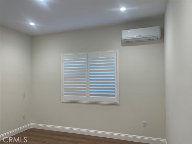 Building Photo - 9546 E Live Oak Ave