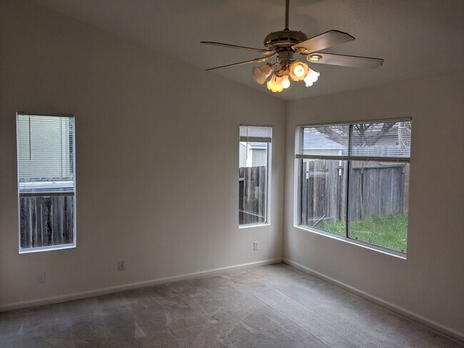 Building Photo - 6351 Fieldale Dr
