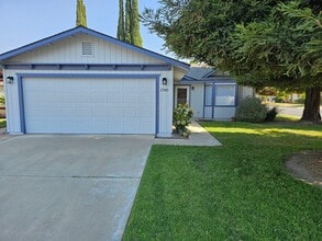 Building Photo - 1748 E Beech Ave