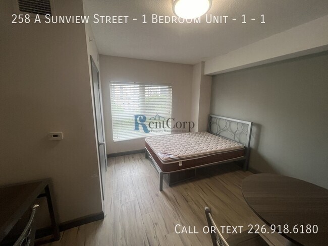 Building Photo - 258 Sunview St