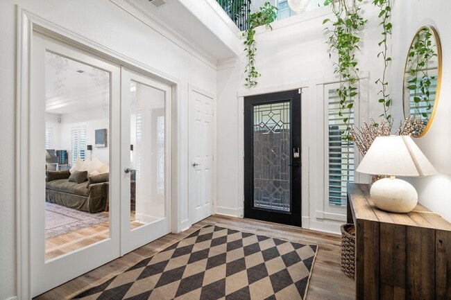 Building Photo - 2017 Morse St