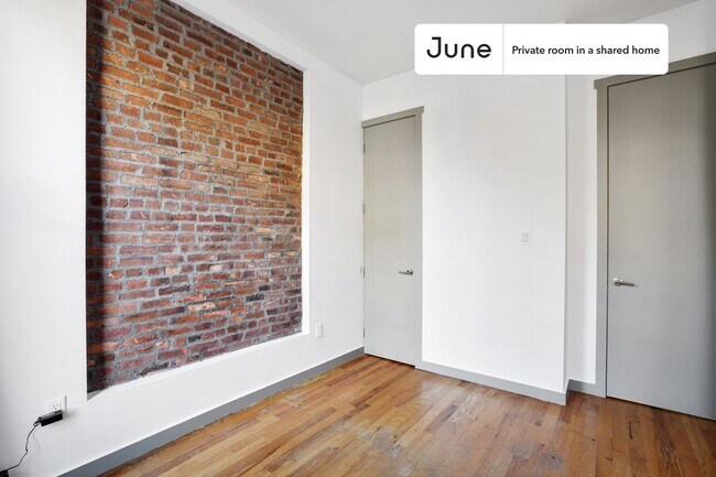 Foto del edificio - Room in Shared 4 bed/1.5 bath home