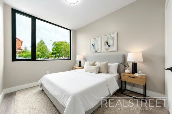 Foto del edificio - Tilden Avenue