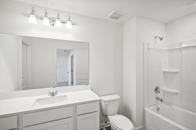 Foto del edificio - Fantastic 3bd/2ba home! Coming soon!