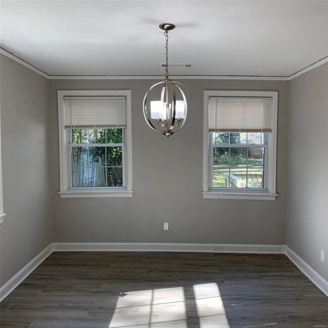 Foto del edificio - 3242 Southmont Dr