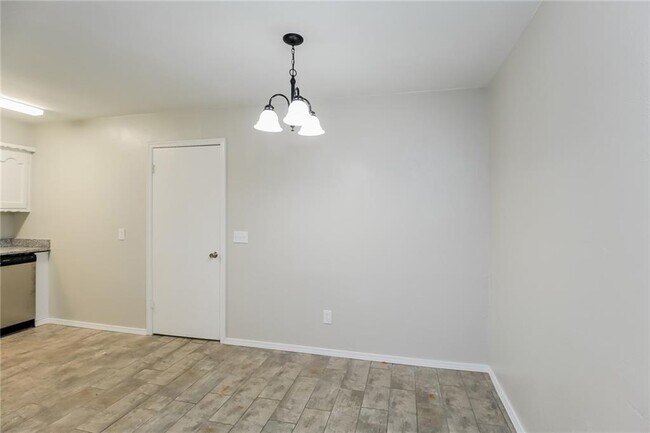 Foto del edificio - 1153 Elmhurst St