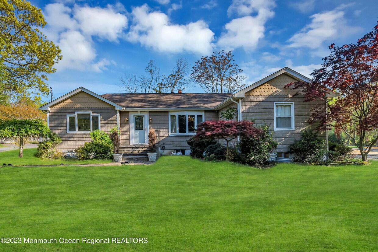 380 Wall St, Eatontown, NJ 07724 House Rental in Eatontown, NJ