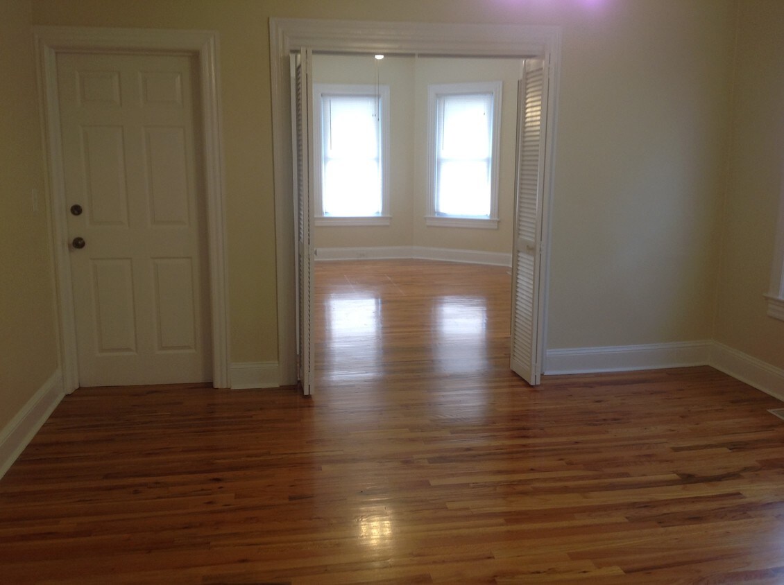 Living and bedroom - 248 Westwood Ave