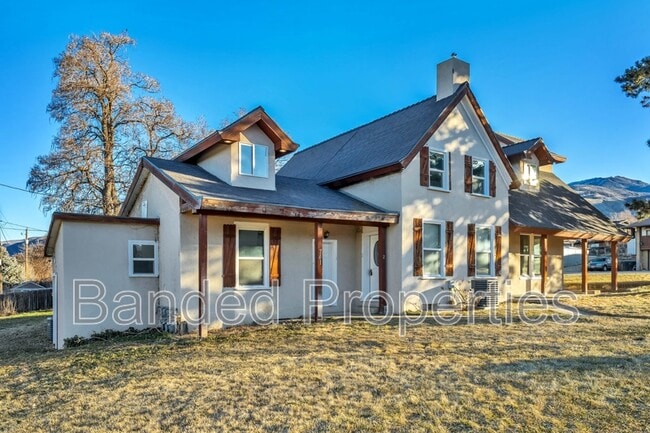 Building Photo - 741 E Center St