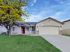 Building Photo - 536 N Copper River Dr