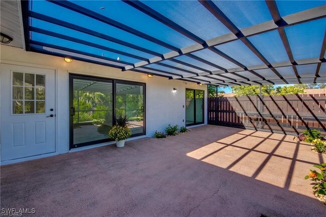 Building Photo - 5703 Foxlake Dr