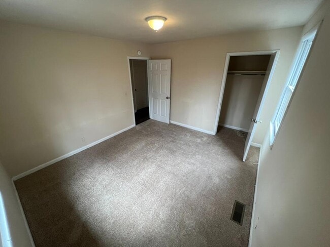 Building Photo - 146 Tusculum Rd