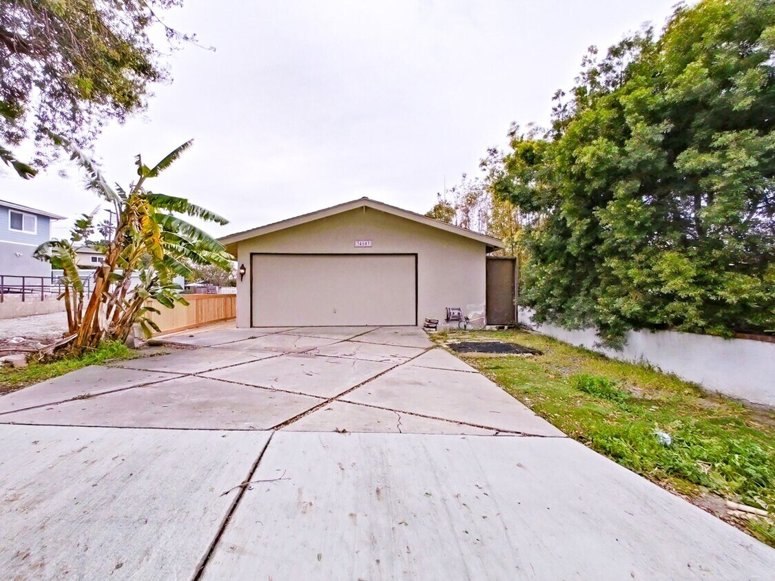 Foto principal - 3 Bedroom / 2 Bathroom single family home