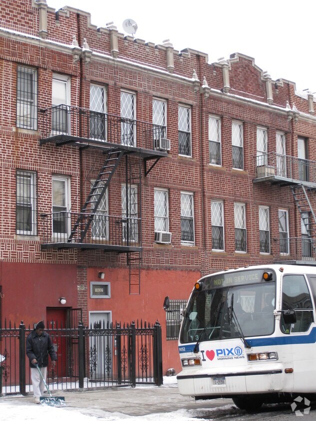 Foto del edificio - 1637 Saint Johns Pl