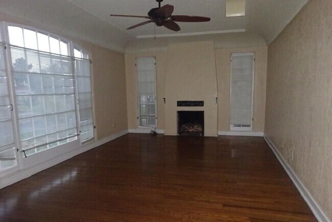 Foto del edificio - 3231 Richmond Ave