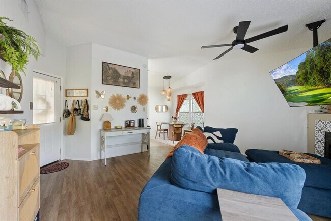 Building Photo - 8317 Forest Ridge Dr