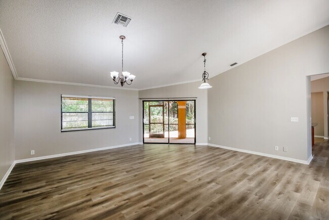 Foto del edificio - 12646 Buckland St