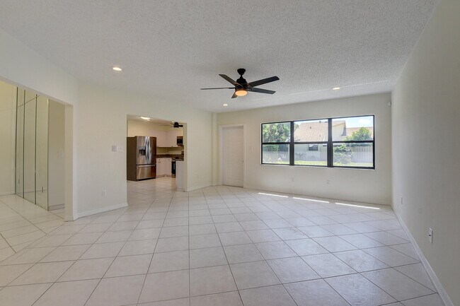 Foto del edificio - 2350 NW 13th St