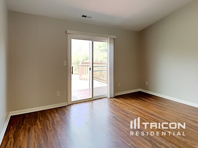 Foto del edificio - 10718 Huntwick Dr