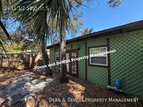 Building Photo - 2411 1/2 51st St S