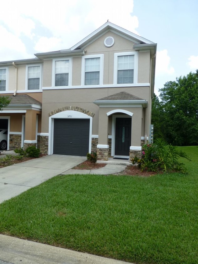 Primary Photo - 5701 Parkstone Crossing Dr