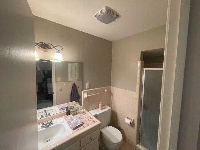 Foto del edificio - 3304 Wisteria Dr