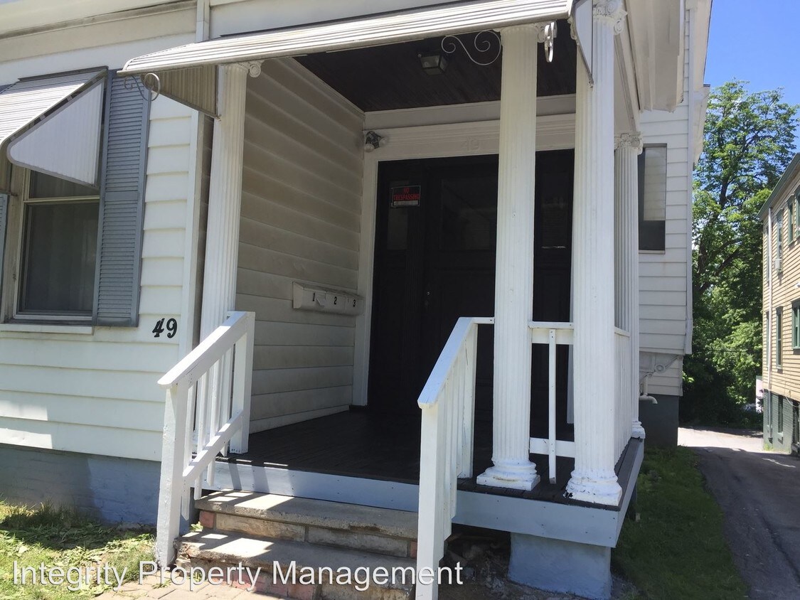 Primary Photo - 49 S Hamilton St
