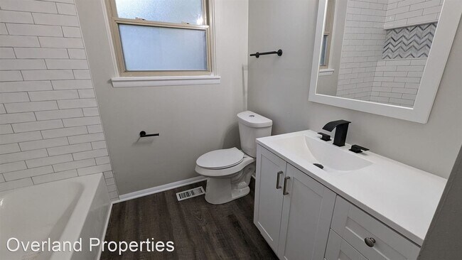 Building Photo - 3 br, 1 bath House - 6068 Tall Oaks Dr