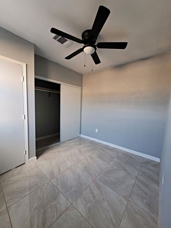 Building Photo - Studio for rent in CALEXICO!