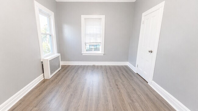 COMEDOR - 37 Blum St