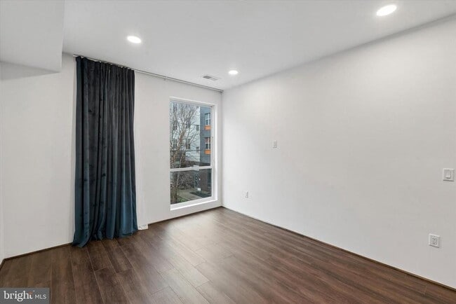 Building Photo - 1911 N 9th St