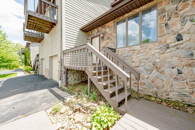 Building Photo - 607 Mariner Village