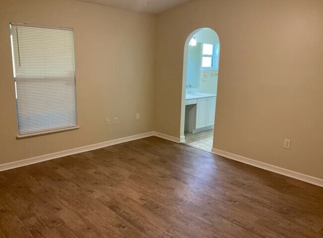 Foto del edificio - 5826 Springmist St