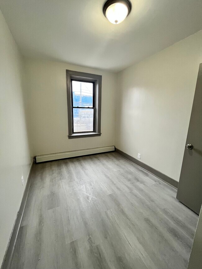 Foto principal - 818 Communipaw Ave
