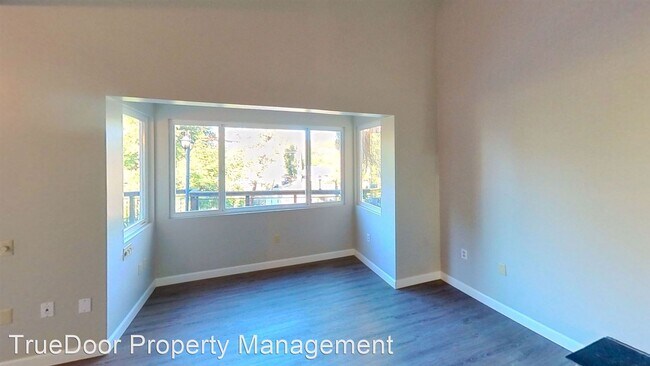 Building Photo - 5 br, 3 bath House - 1337 Monterey St.