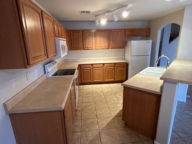 Building Photo - 22538 W Hadley St