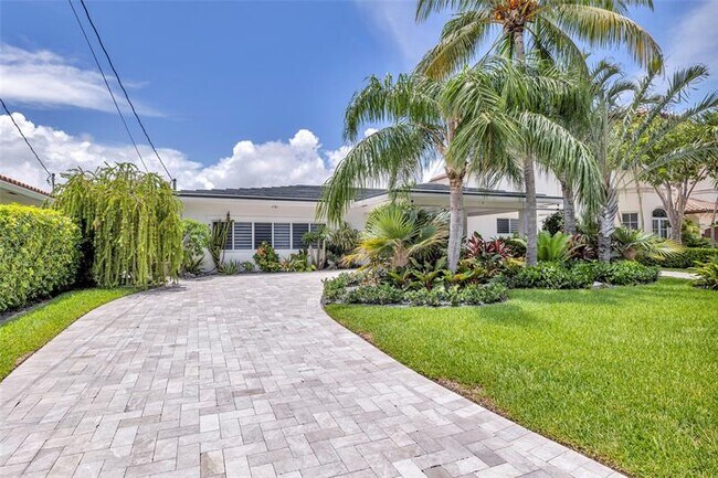 Building Photo - 2005 N Riverside Dr