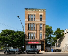 Building Photo - 2418 N Clybourn Ave