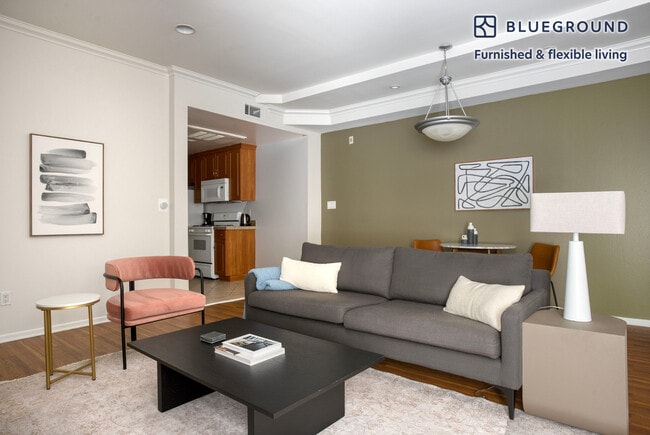 Building Photo - 467 S Arnaz Dr