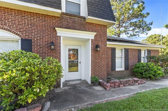 Foto del edificio - 5839 Rivercroft Rd