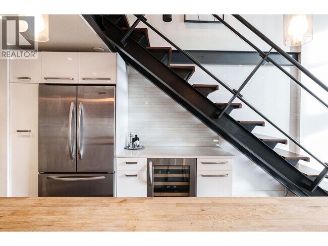 Photo du bâtiment - 1529 W 6th Ave