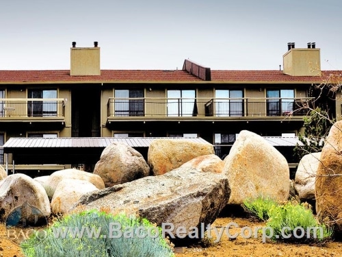 Foto del edificio - 5250 Villa Verde Dr