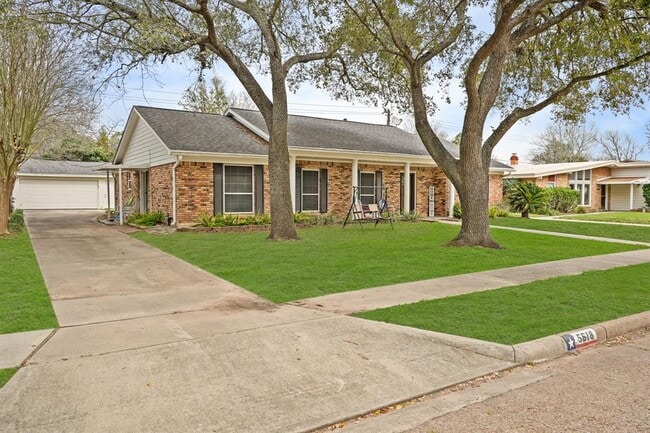 Building Photo - 5618 Bankside Dr