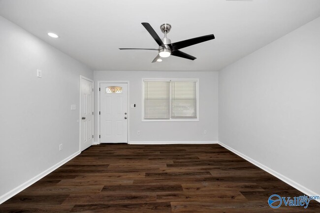 Foto del edificio - 3908 W Oak Way SW