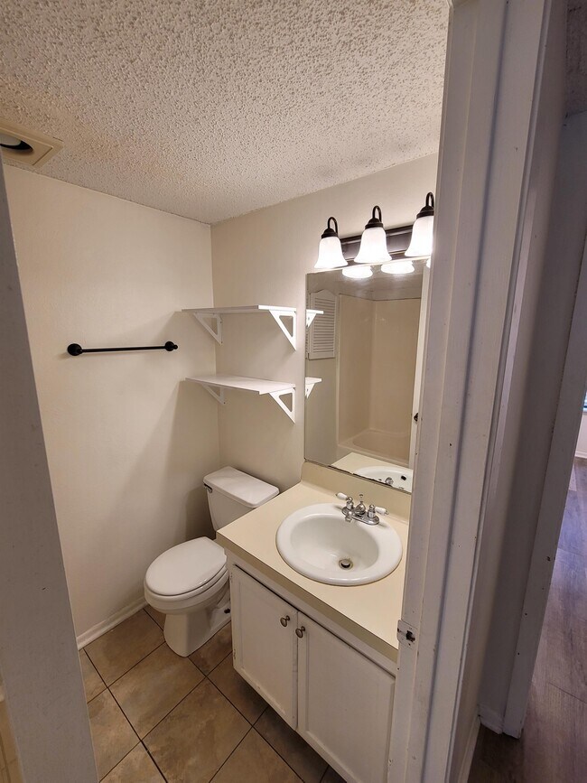 Building Photo - 4273 Jefferson Woods Dr
