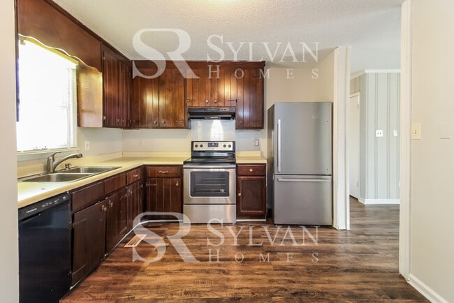 Building Photo - One-level living at its best